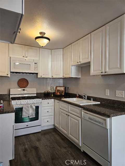 1193 E Foster Road, Santa Maria CA: https://media.crmls.org/medias/2af1722e-225e-4336-a1be-703d0d45fa96.jpg