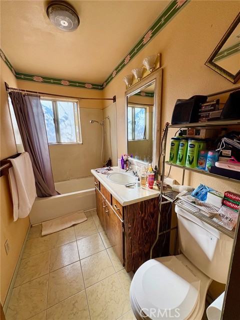 11516 11516 Oakwood Avenue, Hesperia CA: https://media.crmls.org/medias/2af1ac65-da29-4dc7-a0ae-5c58740e5230.jpg