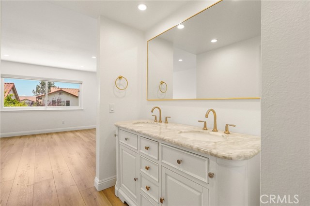 Detail Gallery Image 13 of 30 For 19464 Turtle Ridge Ln, Porter Ranch,  CA 91326 - 2 Beds | 3 Baths