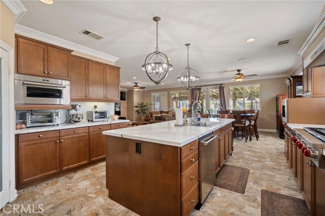 Detail Gallery Image 11 of 68 For 41713 Doverwood Ct, Lancaster,  CA 93536 - 5 Beds | 3/1 Baths