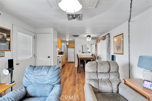 701 Montara Road, Barstow CA: https://media.crmls.org/medias/2af30f7f-4dbe-4c26-a58f-fb9bd9f61f8b.jpg