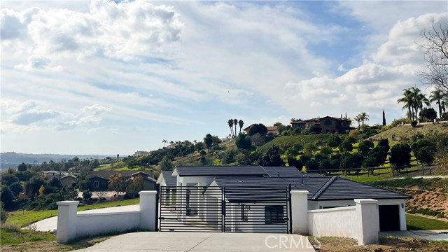 Detail Gallery Image 6 of 66 For 2027 via Monserate, Fallbrook,  CA 92028 - 4 Beds | 4 Baths