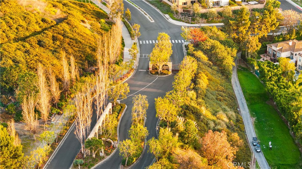 https://media.crmls.org/medias/2af4a668-6176-4b98-b110-927fecf9e9a5.jpg?preset=X-Large