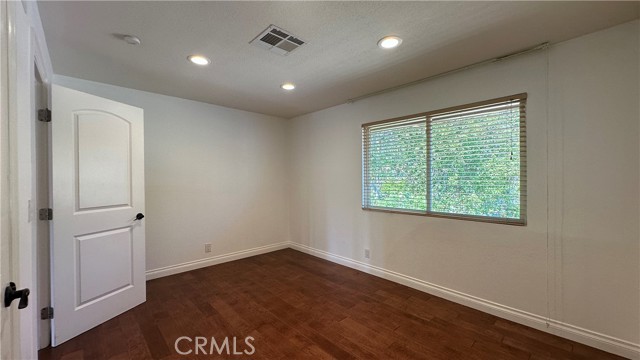 5433 Beeler Avenue, Woodland Hills CA: https://media.crmls.org/medias/2af4f6de-6ea9-4320-94d9-f97e1516232f.jpg