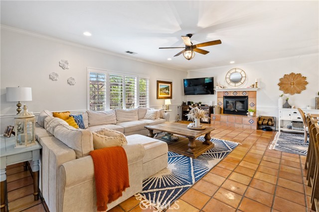 Detail Gallery Image 12 of 65 For 7915 Whispering Trails Pl, Paso Robles,  CA 93446 - 4 Beds | 2 Baths