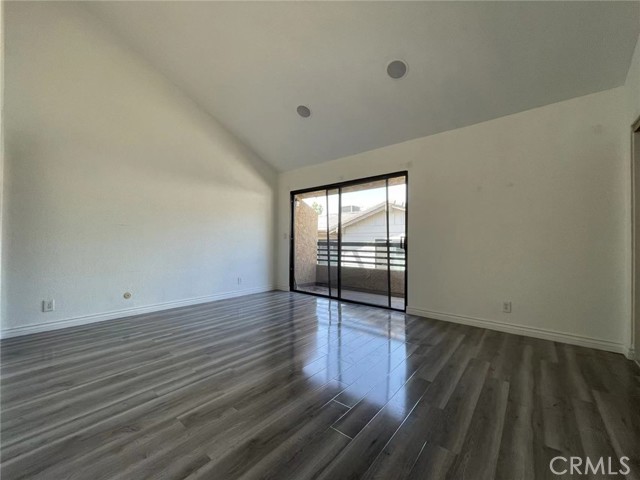 Detail Gallery Image 6 of 12 For 720 S Marengo Ave #4,  Pasadena,  CA 91106 - 3 Beds | 2/1 Baths