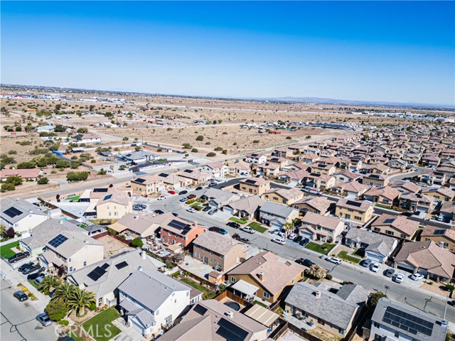 Detail Gallery Image 4 of 23 For 12936 Tehachapi, Hesperia,  CA 92344 - 4 Beds | 2 Baths