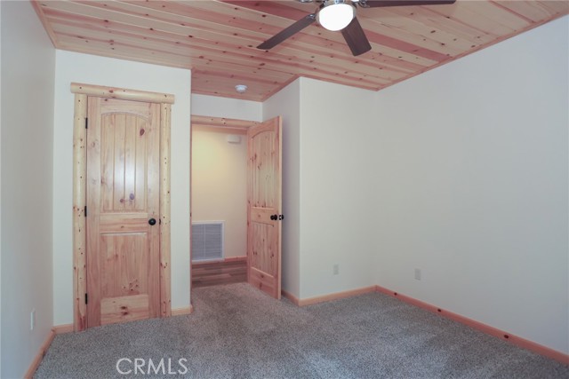 365 Santa Barbara Avenue, Sugarloaf CA: https://media.crmls.org/medias/2af7f26f-9988-4ccf-b89e-85788e537ad0.jpg