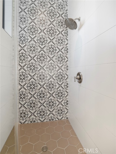 Detail Gallery Image 31 of 46 For 2400 Glendale Ct, Los Angeles,  CA 90039 - 3 Beds | 3 Baths