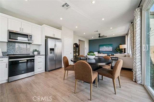 Detail Gallery Image 7 of 22 For 13613 Flying Cloud Way, Victorville,  CA 92394 - 3 Beds | 2/1 Baths
