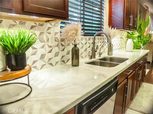 Detail Gallery Image 34 of 66 For 18052 Passionflower, San Bernardino,  CA 92407 - 4 Beds | 3 Baths