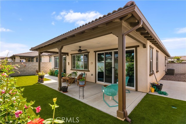 4071 E Amigos Privado, Ontario CA: https://media.crmls.org/medias/2afa5656-0932-4d69-848a-7fe83e2b4996.jpg