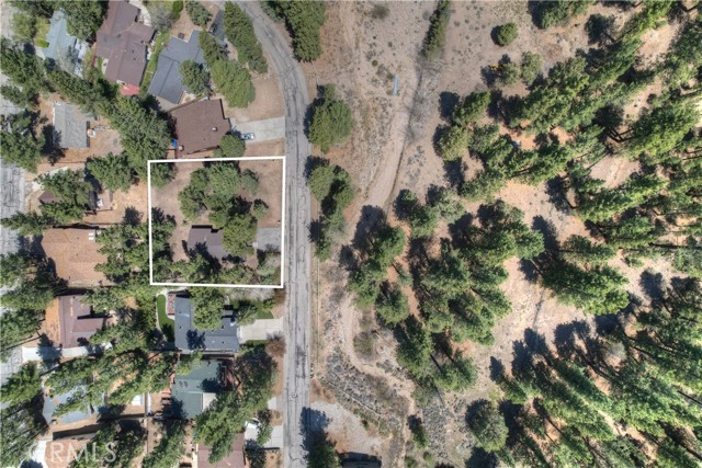 Detail Gallery Image 4 of 42 For 427 Salem Dr, Big Bear City,  CA 92314 - 2 Beds | 2 Baths