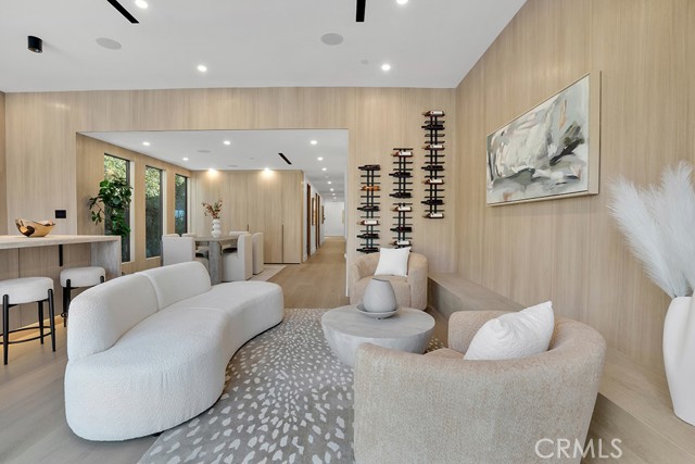 Detail Gallery Image 6 of 63 For 11107 Kling St, North Hollywood,  CA 91602 - 4 Beds | 4 Baths