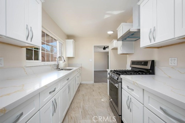 Detail Gallery Image 5 of 16 For 1720 Sweetbrier, Palmdale,  CA 93550 - 4 Beds | 2 Baths