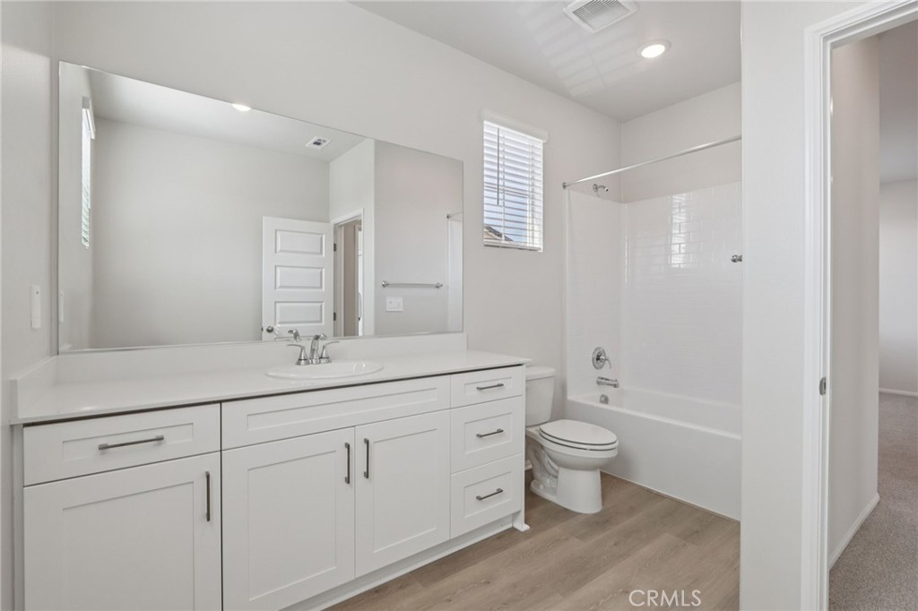 MLS #OC25222451 image #25