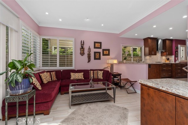 6260 Napoli Court, Long Beach CA: https://media.crmls.org/medias/2afbfc85-97ee-402b-aa52-2ca98260f94d.jpg