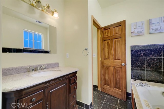 Detail Gallery Image 13 of 68 For 2940 Oro Quincy, Oroville,  CA 95966 - 5 Beds | 4/1 Baths