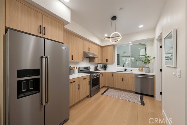 1025 La Cadena, B photo 16