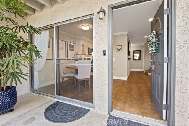 Detail Gallery Image 5 of 32 For 17844 Beard Ln, Huntington Beach,  CA 92647 - 3 Beds | 1/1 Baths