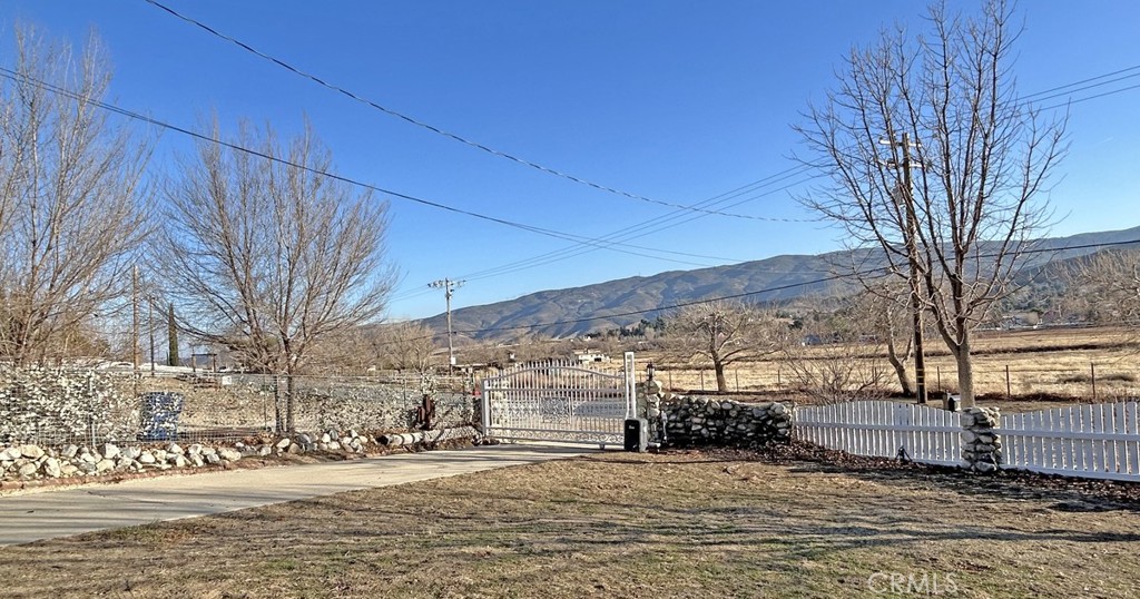 https://media.crmls.org/medias/2afd9948-f7dd-46ef-953c-9dcae0d5eacf.jpg?preset=X-Large