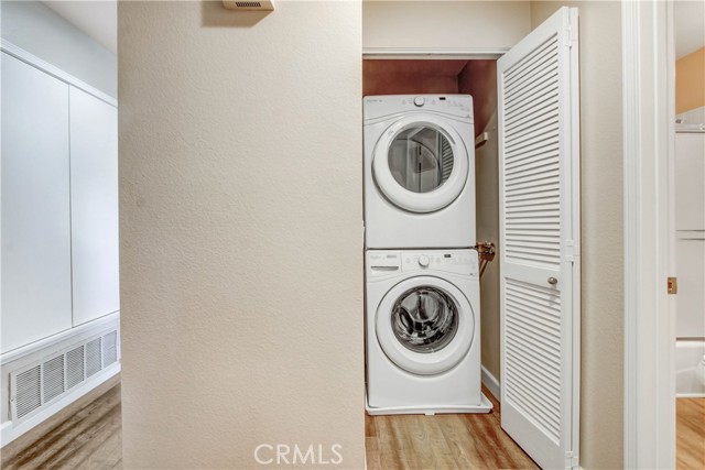 69 Lehigh Aisle, Irvine CA: https://media.crmls.org/medias/2afe102a-7948-448a-8dcd-056b36636a0f.jpg