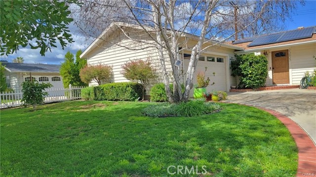 Detail Gallery Image 1 of 20 For 23827 Friar St, Woodland Hills,  CA 91367 - 3 Beds | 2 Baths