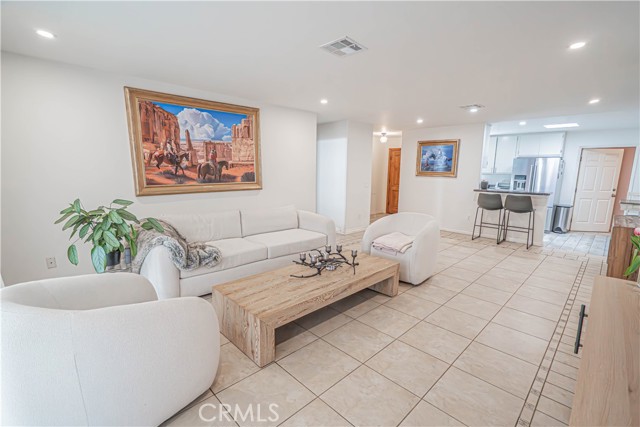 Detail Gallery Image 5 of 42 For 15543 Dearborn, North Hills,  CA 91343 - 4 Beds | 2 Baths