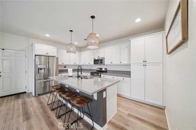 Detail Gallery Image 23 of 57 For 618 S Brampton Ln, Rialto,  CA 92376 - 4 Beds | 3 Baths