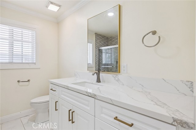2104 Crenshaw Boulevard, Los Angeles CA: https://media.crmls.org/medias/2aff048b-3686-42c2-aa7e-491671cad1b5.jpg