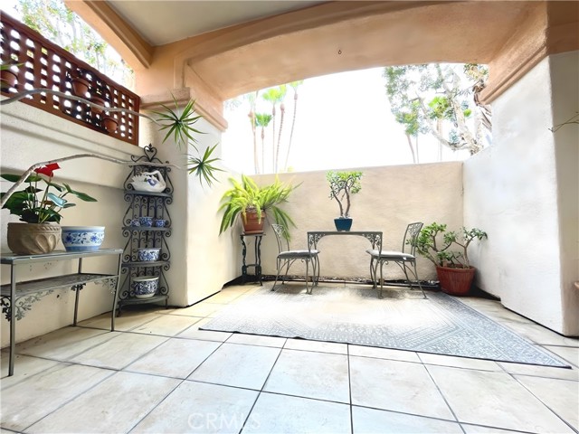 Detail Gallery Image 13 of 32 For 16 Villa Point Dr, Newport Beach,  CA 92660 - 1 Beds | 1 Baths