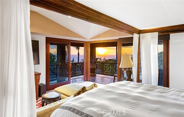 Detail Gallery Image 10 of 30 For 125 Irvine Cove Ct, Laguna Beach,  CA 92651 - 6 Beds | 6/1 Baths