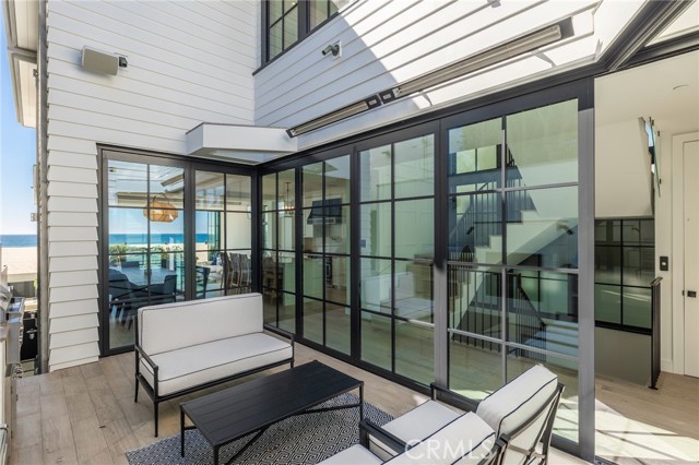 2428 The Strand, Hermosa Beach CA: https://media.crmls.org/medias/2b005439-f37a-4a31-88ab-2f34eabc14b8.jpg