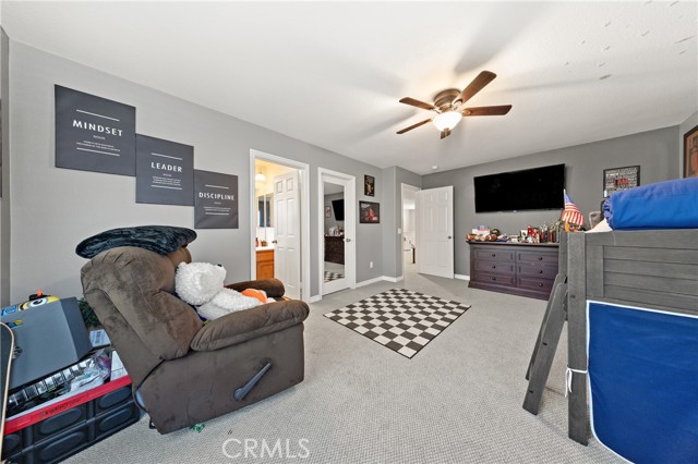 27126 Coral Bells Way, Murrieta CA: https://media.crmls.org/medias/2b00fade-f52d-4bd2-b0b2-9d98db7806b6.jpg