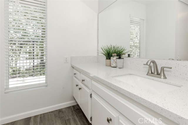 2101 El Arbolita Drive, Glendale CA: https://media.crmls.org/medias/2b01ac88-7699-420e-bebd-b7f95da20aae.jpg