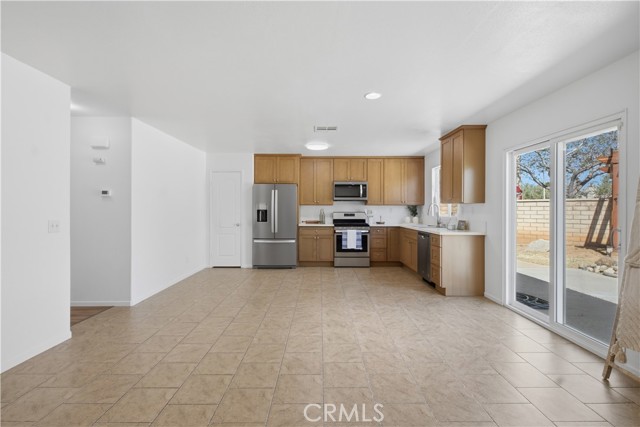 Detail Gallery Image 6 of 26 For 3103 Patti, Lancaster,  CA 93535 - 4 Beds | 2 Baths