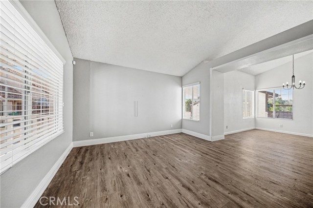 Detail Gallery Image 8 of 64 For 22320 Spur Brook Dr, Wildomar,  CA 92595 - 3 Beds | 2/1 Baths