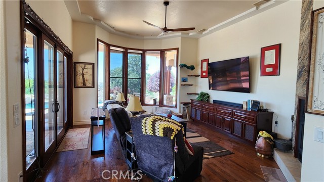 34310 Barn Owl Road, Raymond CA: https://media.crmls.org/medias/2b02024f-7ccc-4c1b-9e15-96a37907c6dd.jpg