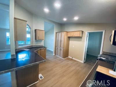 Detail Gallery Image 11 of 33 For 16860 Slover Ave #24,  Fontana,  CA 92337 - 3 Beds | 2 Baths