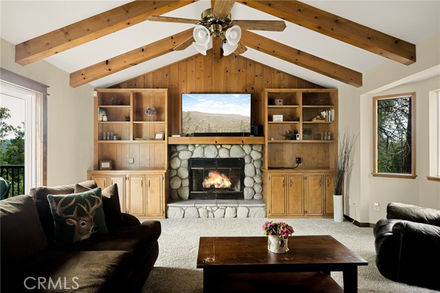 Detail Gallery Image 2 of 41 For 386 Rainier Rd, Lake Arrowhead,  CA 92352 - 4 Beds | 3/1 Baths