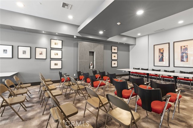 400 W Ocean Boulevard, Long Beach CA: https://media.crmls.org/medias/2b027484-2528-43e0-8851-a97fe9b38f26.jpg