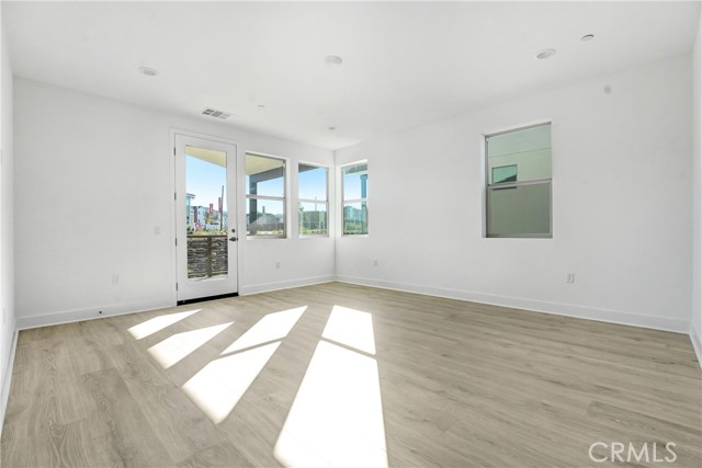 27422 Creekwood Lane, Valencia CA: https://media.crmls.org/medias/2b02f0f5-56cc-49a4-964a-10612c49e00c.jpg