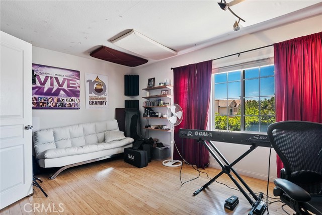 11884 Mariposa Bay Lane, Porter Ranch CA: https://media.crmls.org/medias/2b0319cc-044c-444e-ba31-ceedc6aa3d4b.jpg
