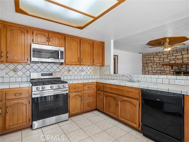 Detail Gallery Image 20 of 48 For 27921 Evergreen, Helendale,  CA 92342 - 3 Beds | 3 Baths