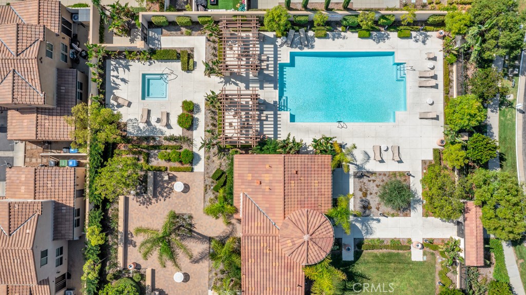 https://media.crmls.org/medias/2b06af83-50f8-4d65-8066-0f66cb427272.jpg?preset=X-Large