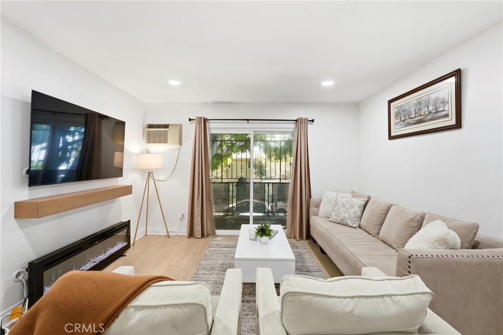 6904 Radford #5