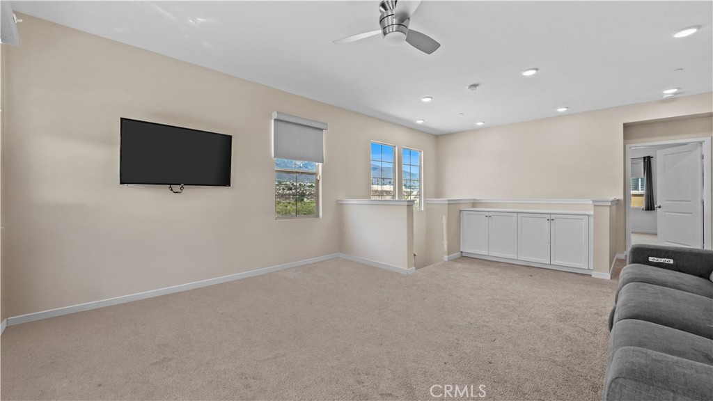 https://media.crmls.org/medias/2b0765dc-91e3-43c4-83d0-480490e45308.jpg?preset=X-Large