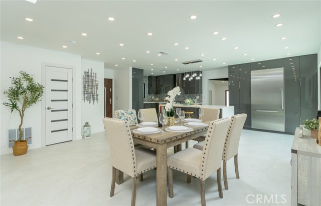 Detail Gallery Image 8 of 48 For 19806 Needles, Chatsworth,  CA 91311 - 3 Beds | 3 Baths