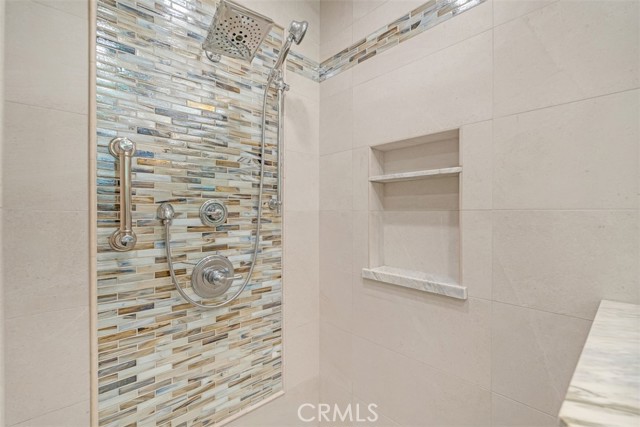 252 W 15th Street, Upland CA: https://media.crmls.org/medias/2b086cf8-46bc-4202-8503-e1416c8245a1.jpg
