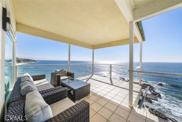 Detail Gallery Image 3 of 74 For 31877 Circle Drive, Laguna Beach,  CA 92651 - 3 Beds | 2 Baths